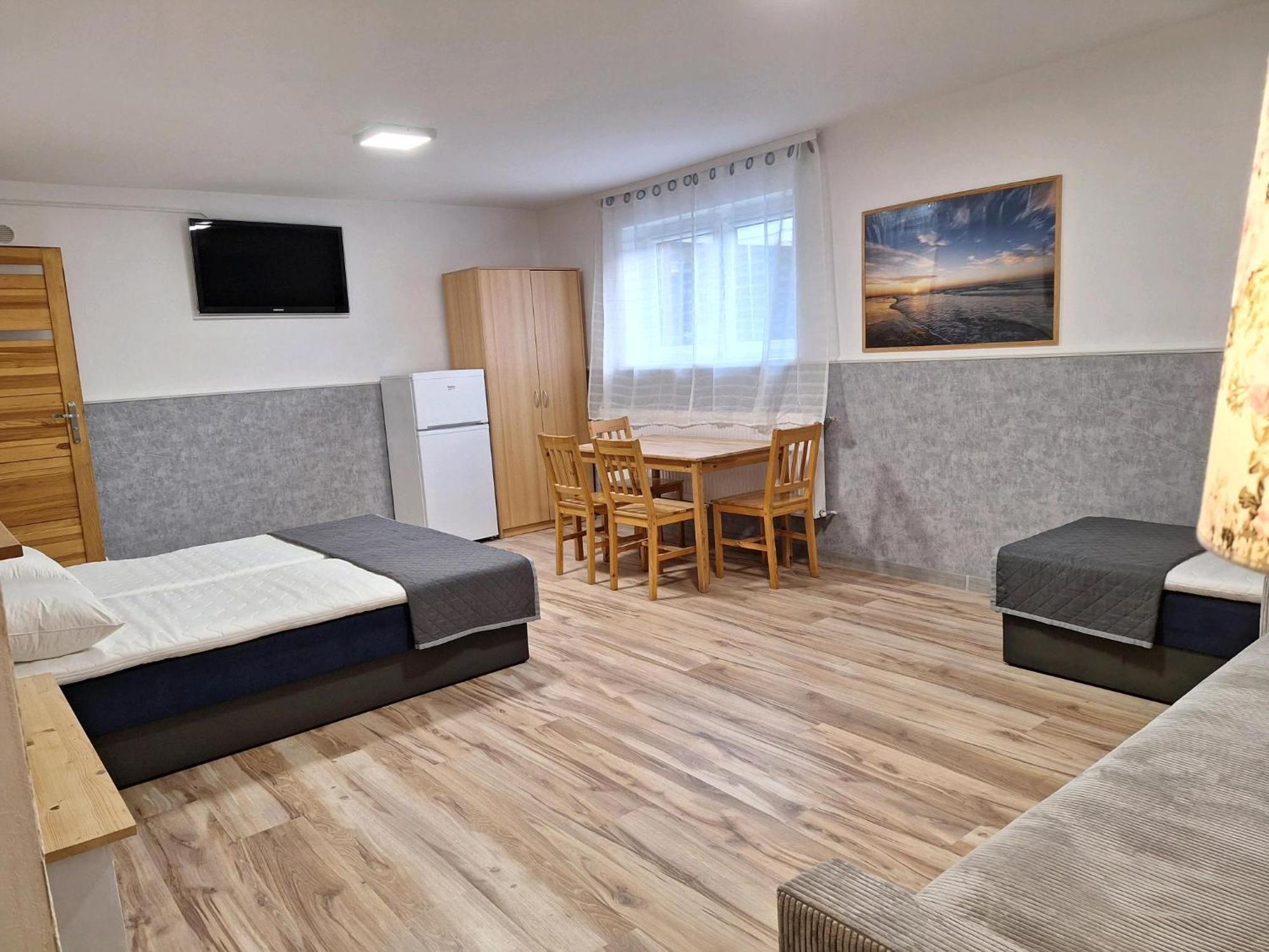 Hotel Lesne Zacisze à Mikoszewo Extérieur photo